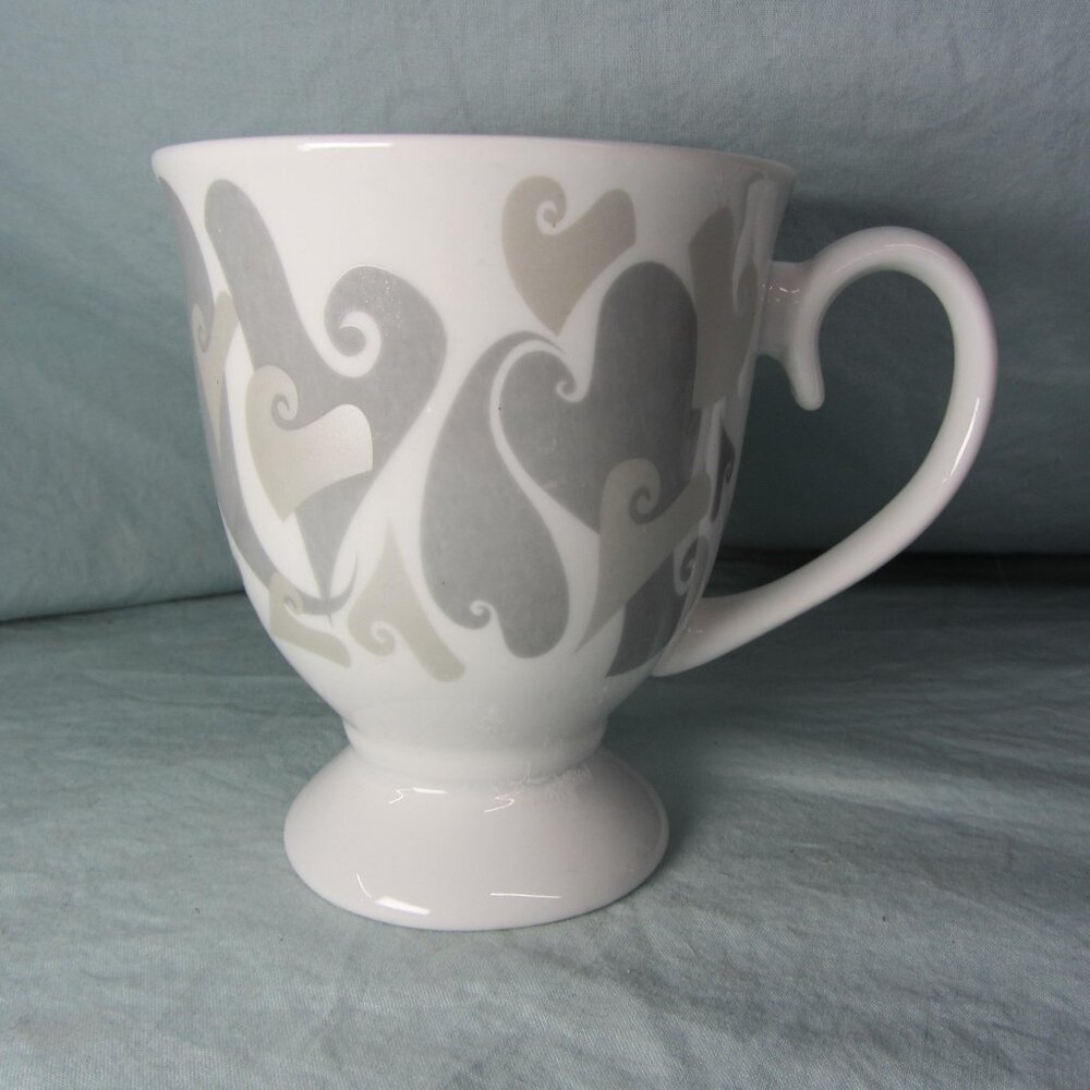 4 for $40 - 12 oz mug mary kay silver hearts (w1915)